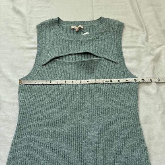 NEW Skies Are Blue Large Cut Out Sweater Tank Top in Sage Green Sleeveless Y2K - Picture 3 of 6